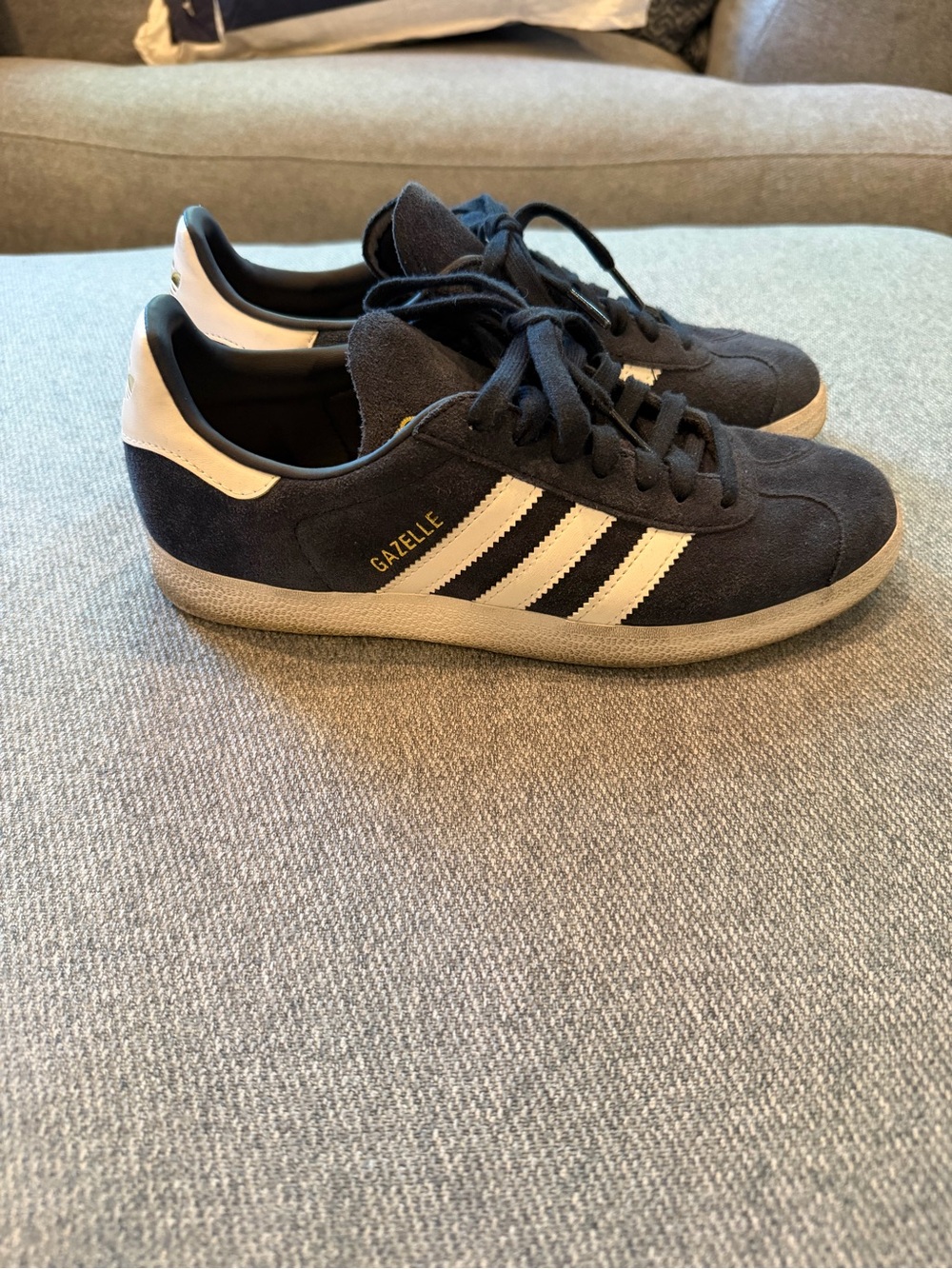 adidas Gazelle Men’s Navy Suede Sneakers with White Stripes-in sole  needed